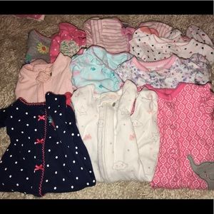 Ten newborn sleep and plays